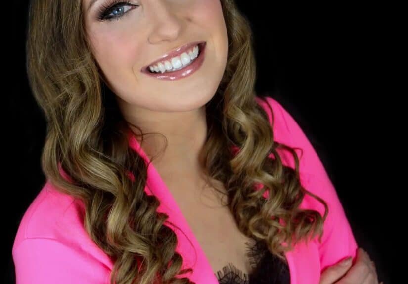 Victoria Adams Headshot